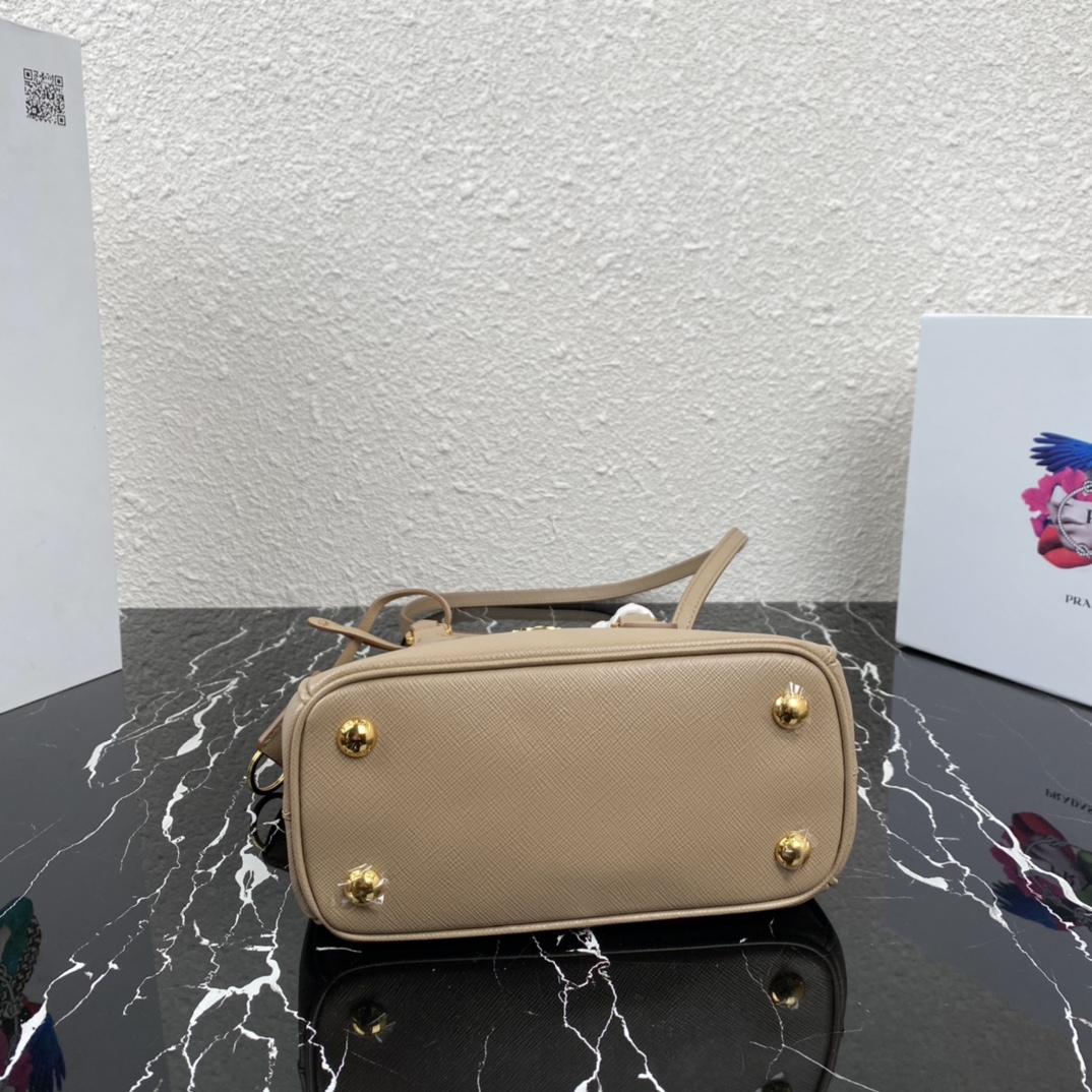 Pra*a micro galleria saffiano leather bag beige 1ba906 20 x 15 x 9.5 cm