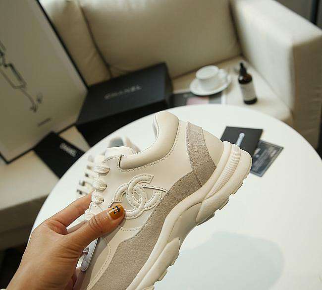 Ch**el sneaker 004