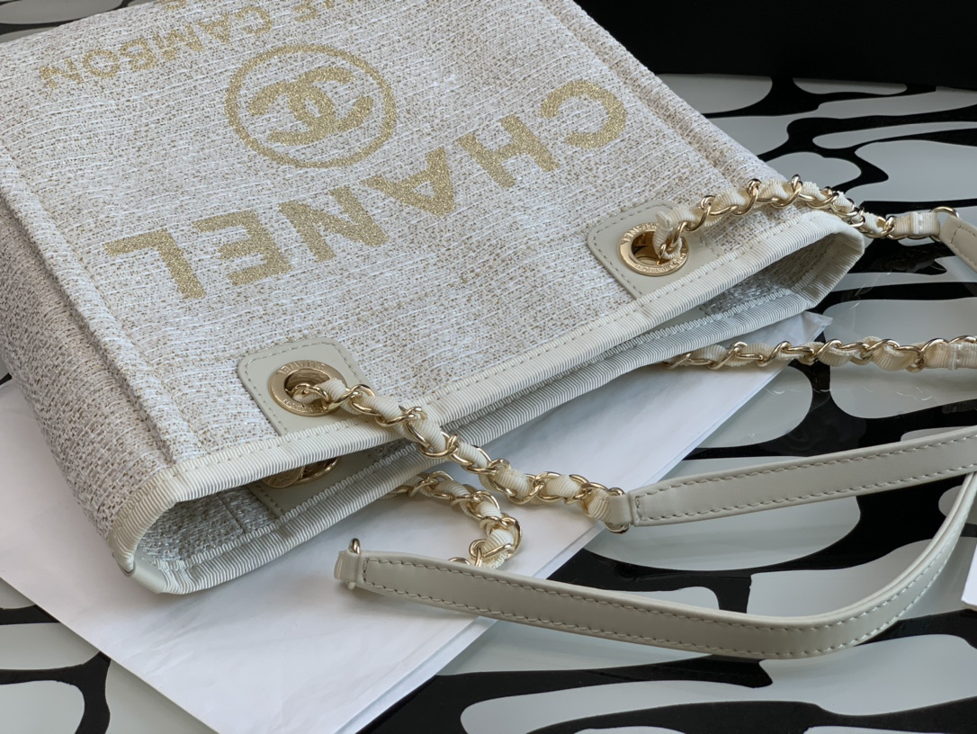 Ch**el deauville tote bag white 28 cm