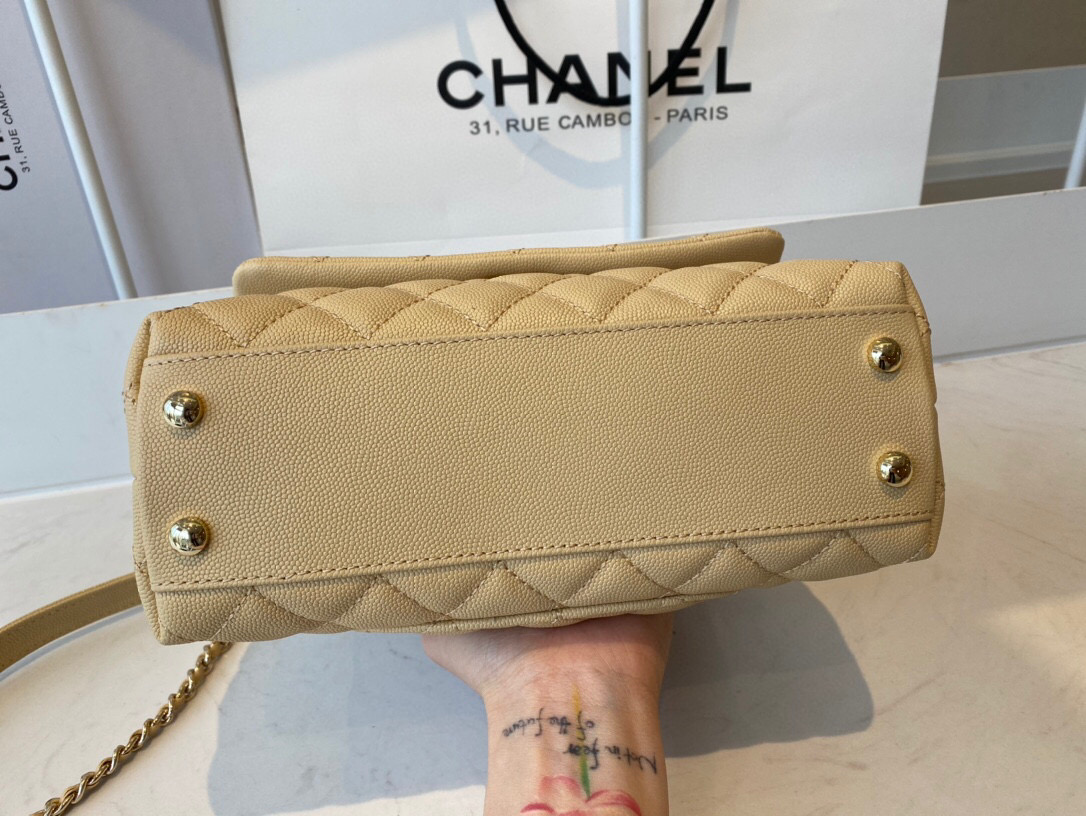 Ch**el mini coco handle bag grained leather light beige a92990 23 cm
