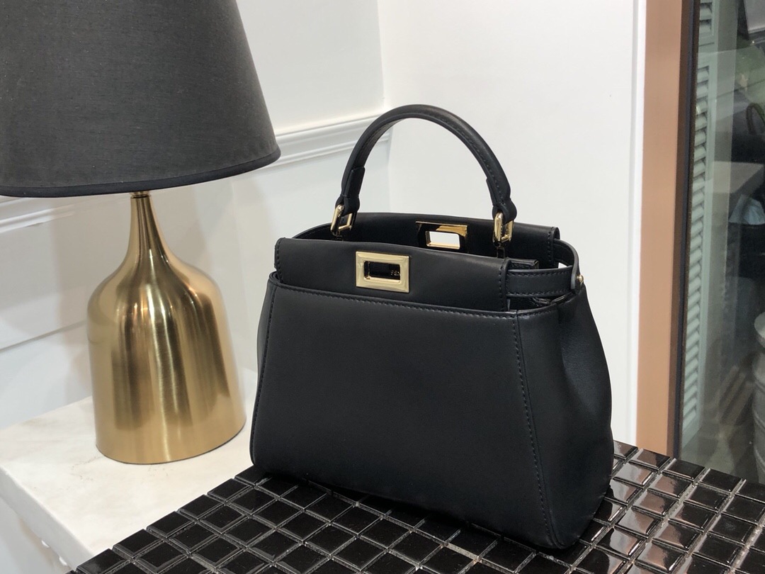 F**di mini peekaboo leather bag black 8bn244 23 cm