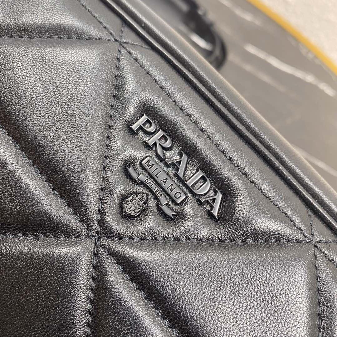Pra*a mini spectrum quilted nappa leather black 1dh046 10 x 19  x 5.5 cm