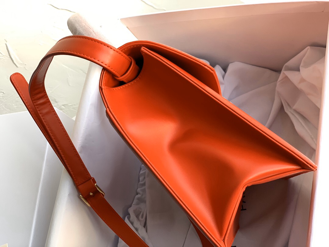 GIVENCHY Maroquinerie Leather Bag Orange 29 x 19 x 10 cm