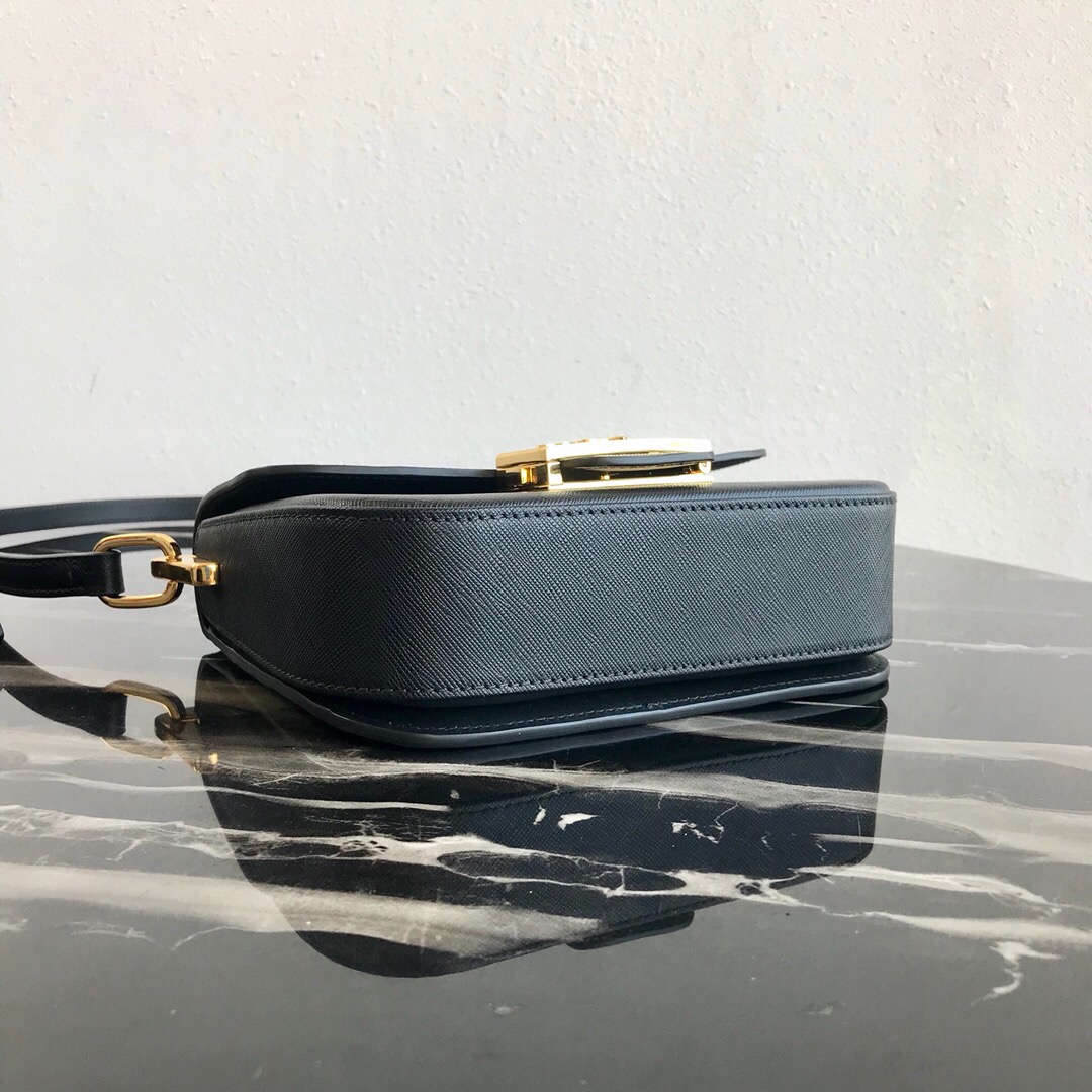Pra*a saffiano leather emblème bag black 1bd217 20.5 x 14 x 5 cm