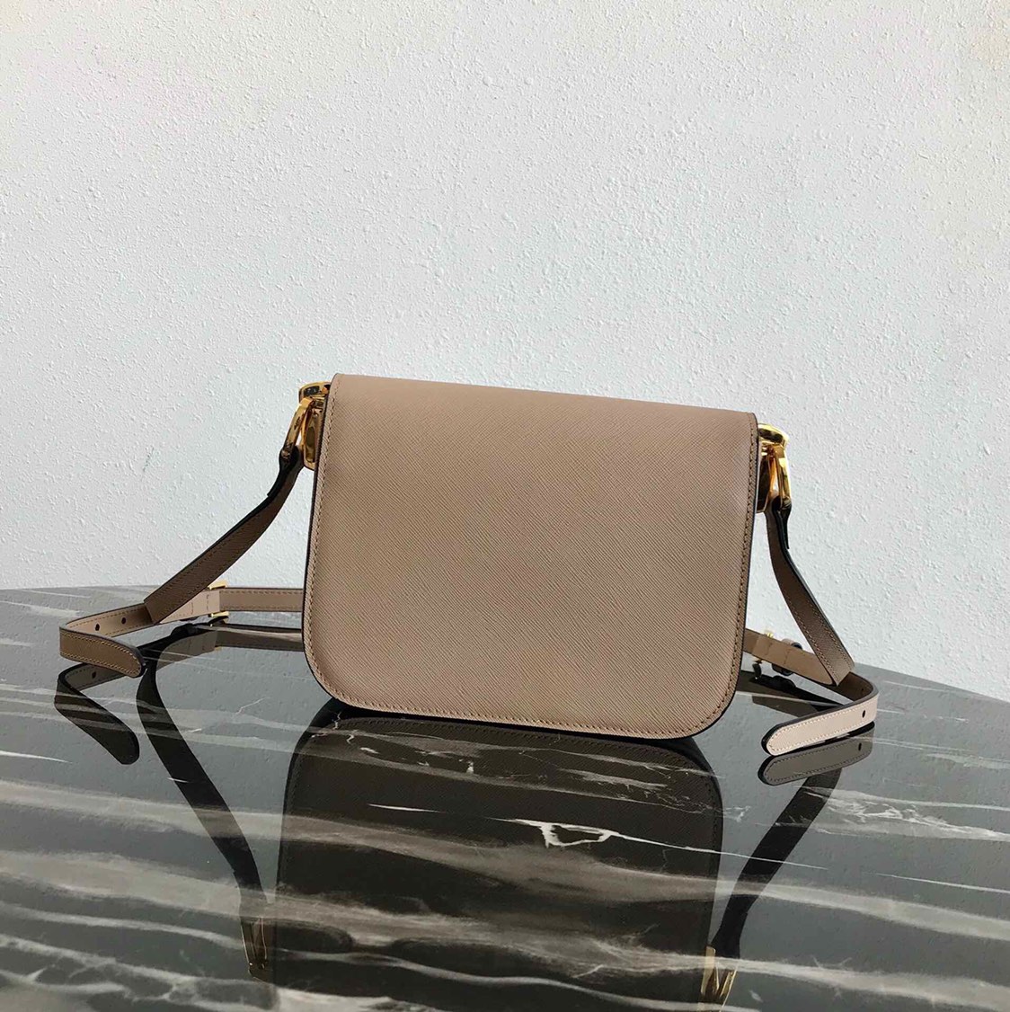 Pra*a saffiano leather emblème bag powder pink 1bd217 20.5 x 14 x 5 cm