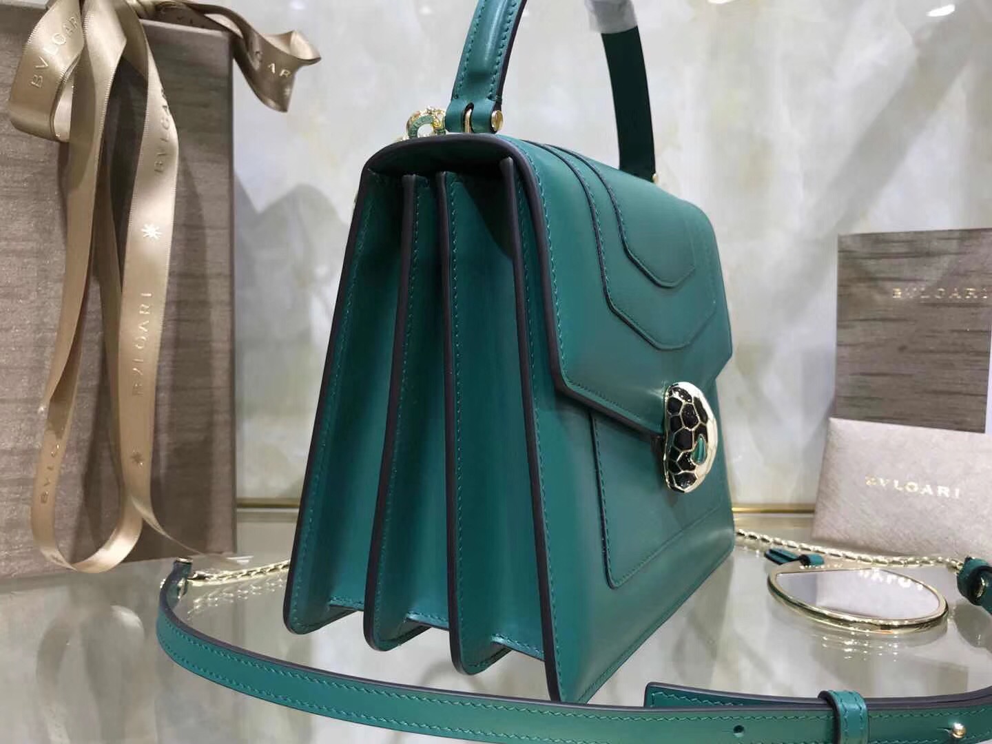 Bv1g*ai serpenti forever crossbody bag leather emerald green 39778 20 x 16 x 9 cm