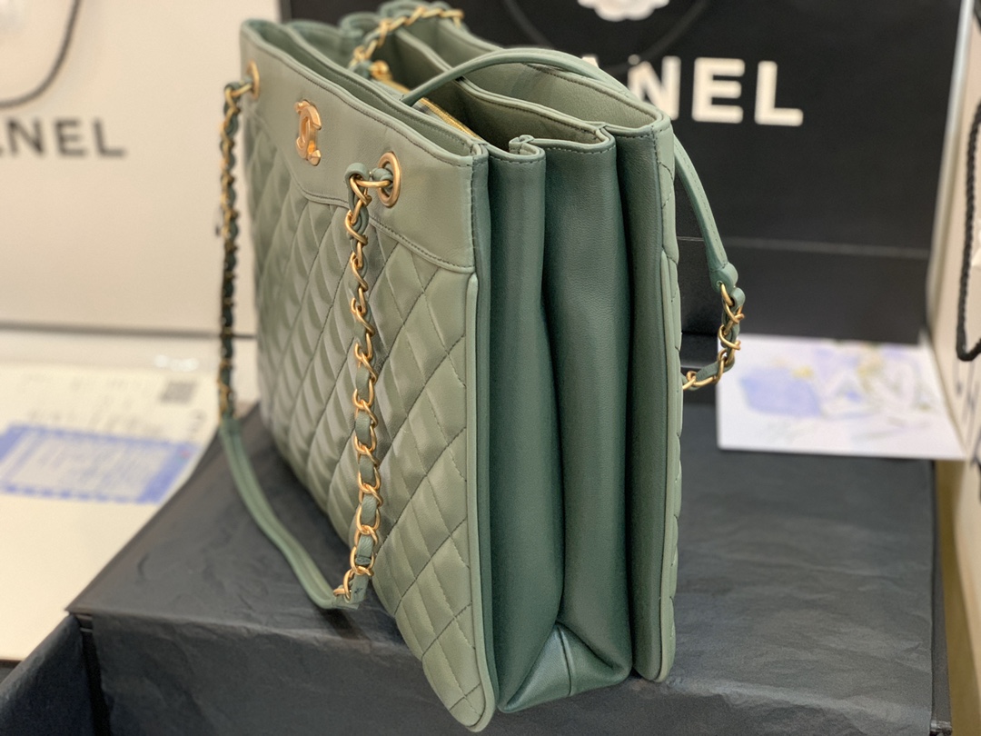 Ch**el large coco vintage timeless tote bag leather dark mint a57030 35 x 11 x 27 cm