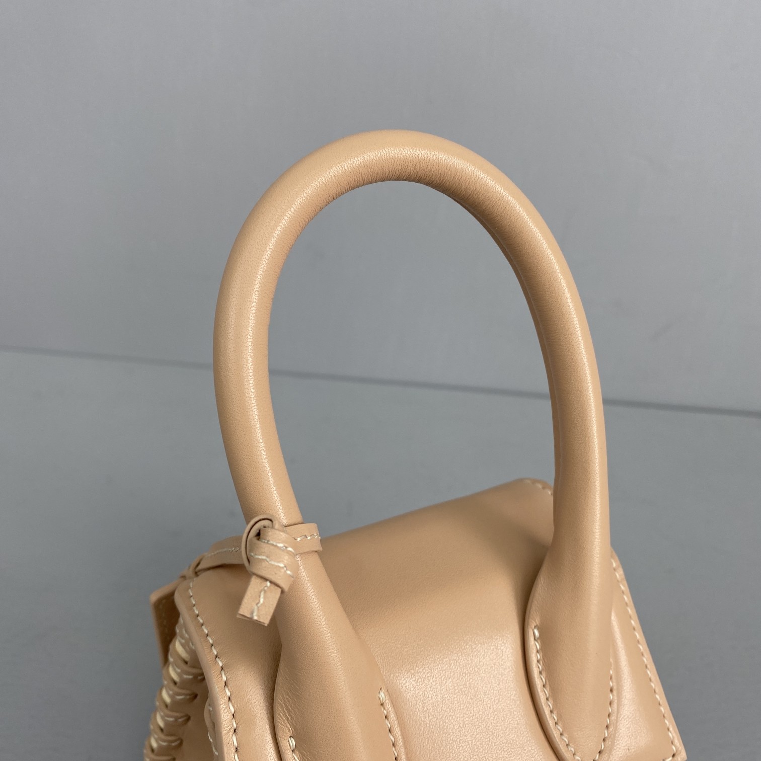 JACQUEMUS MINI Le Chiquito In Leather And Rattan Creme 211BA01 12 x 8 x 5 cm