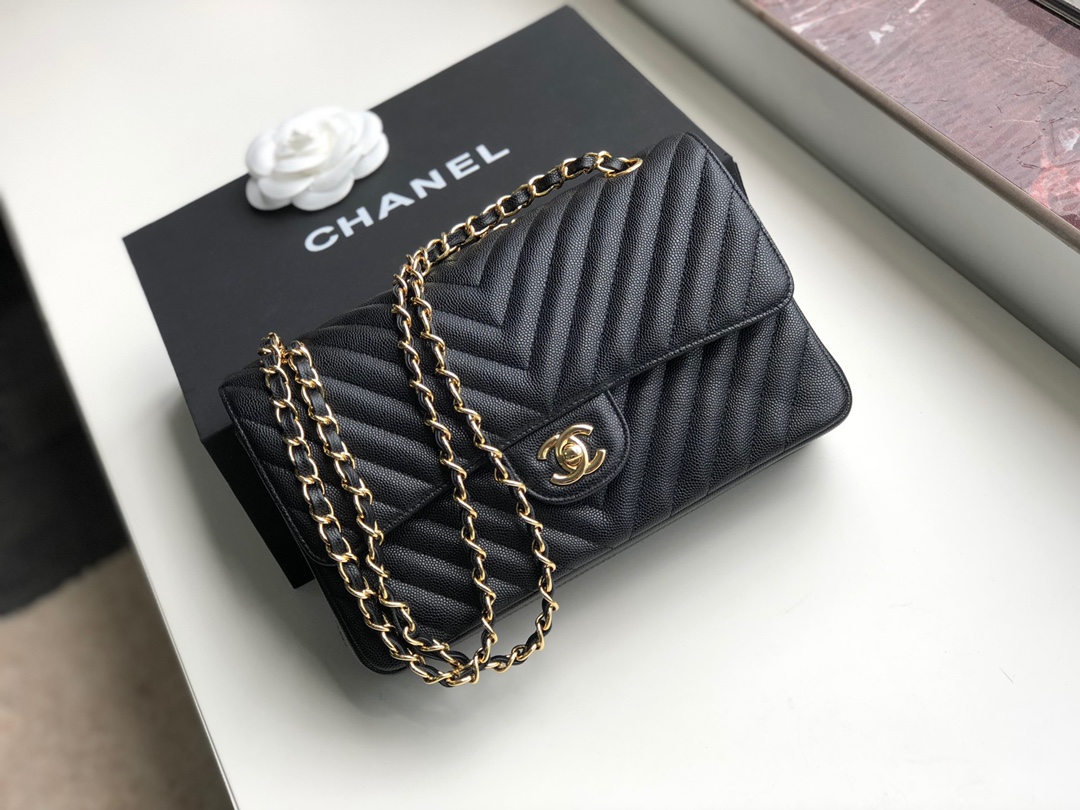 Ch**el chevron classic flap bag grained leather golden metal black a01112 26 x 16 x 7 cm