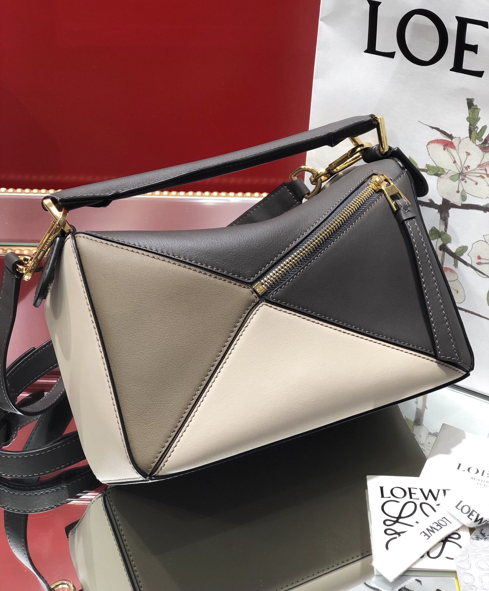 L0ew* small puzzle bag cassic calfskin leather black/white a510s21x55 24 x 14 x 11 cm