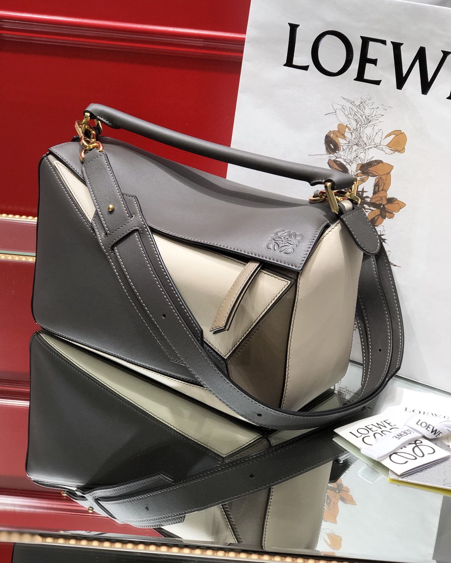 L0ew* medium puzzle bag classic calfskin gold metal grey/white 322.30js20 29 x 18 x 12 cm