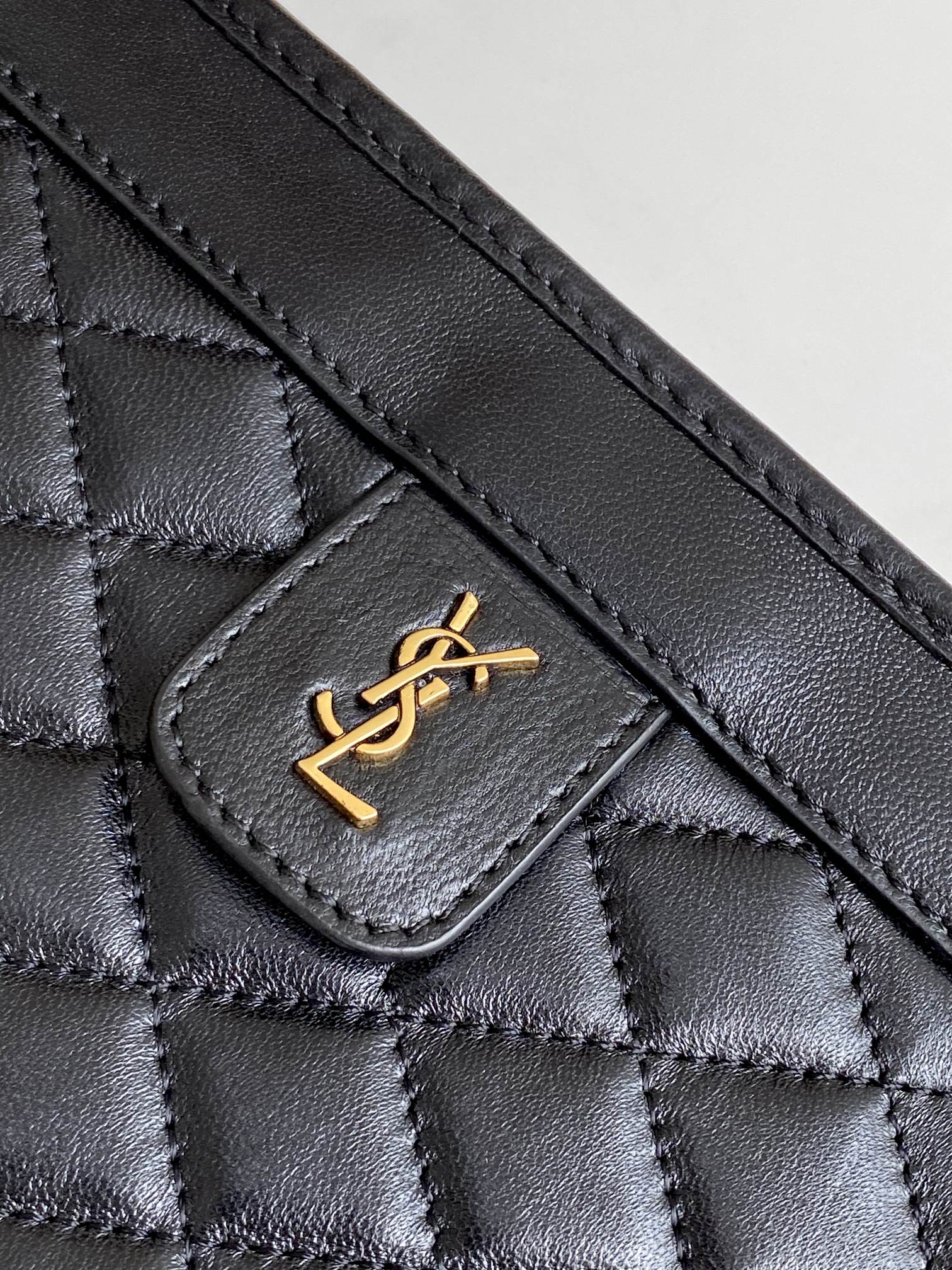Y51 victoire baby clutch lambskin leather black 65736118 28.5 × 19.5 × 5.5 cm