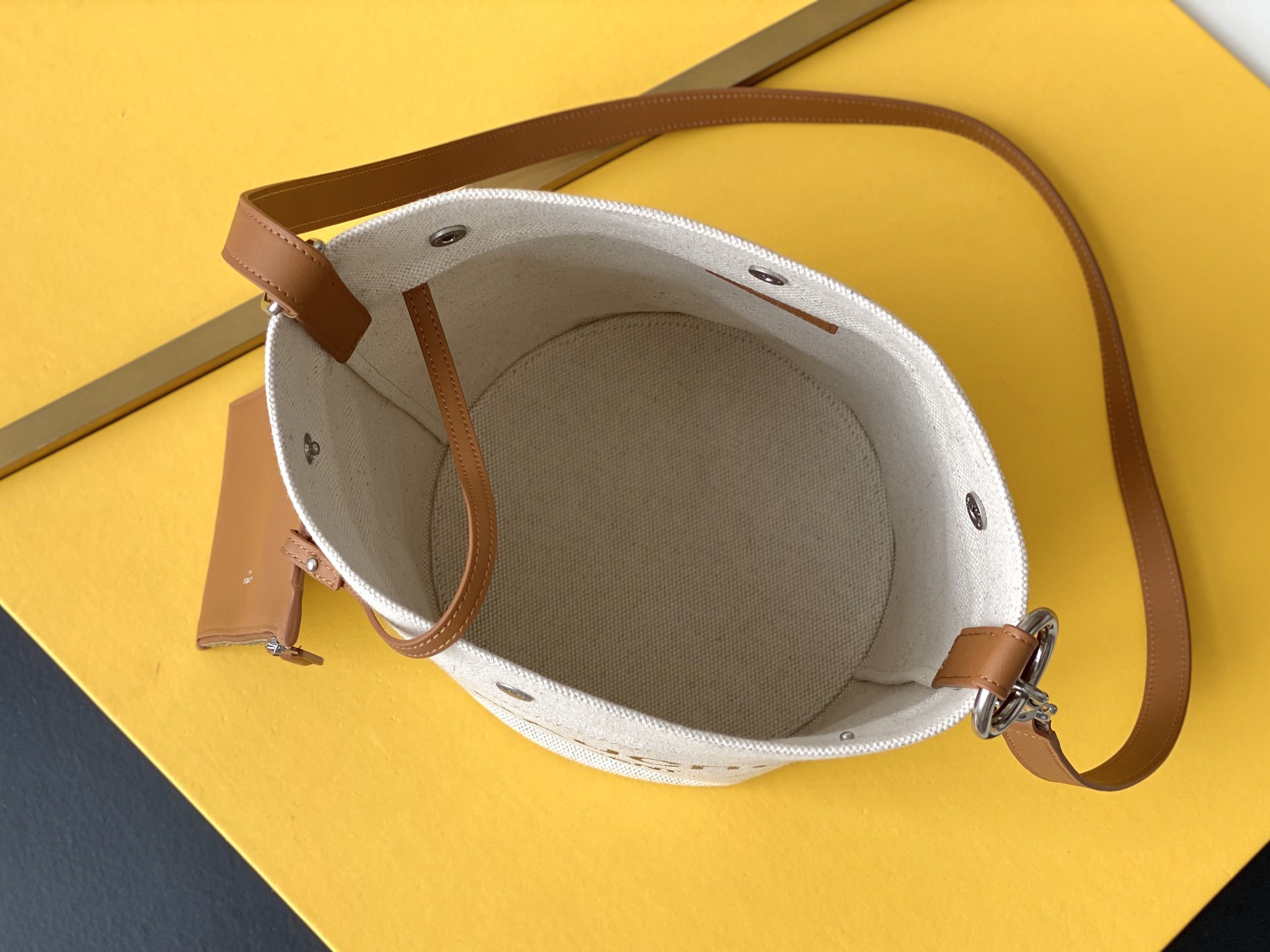 Y51 rive gauche bucket bag linen natural 669299 20 x 30 x 28.5 cm