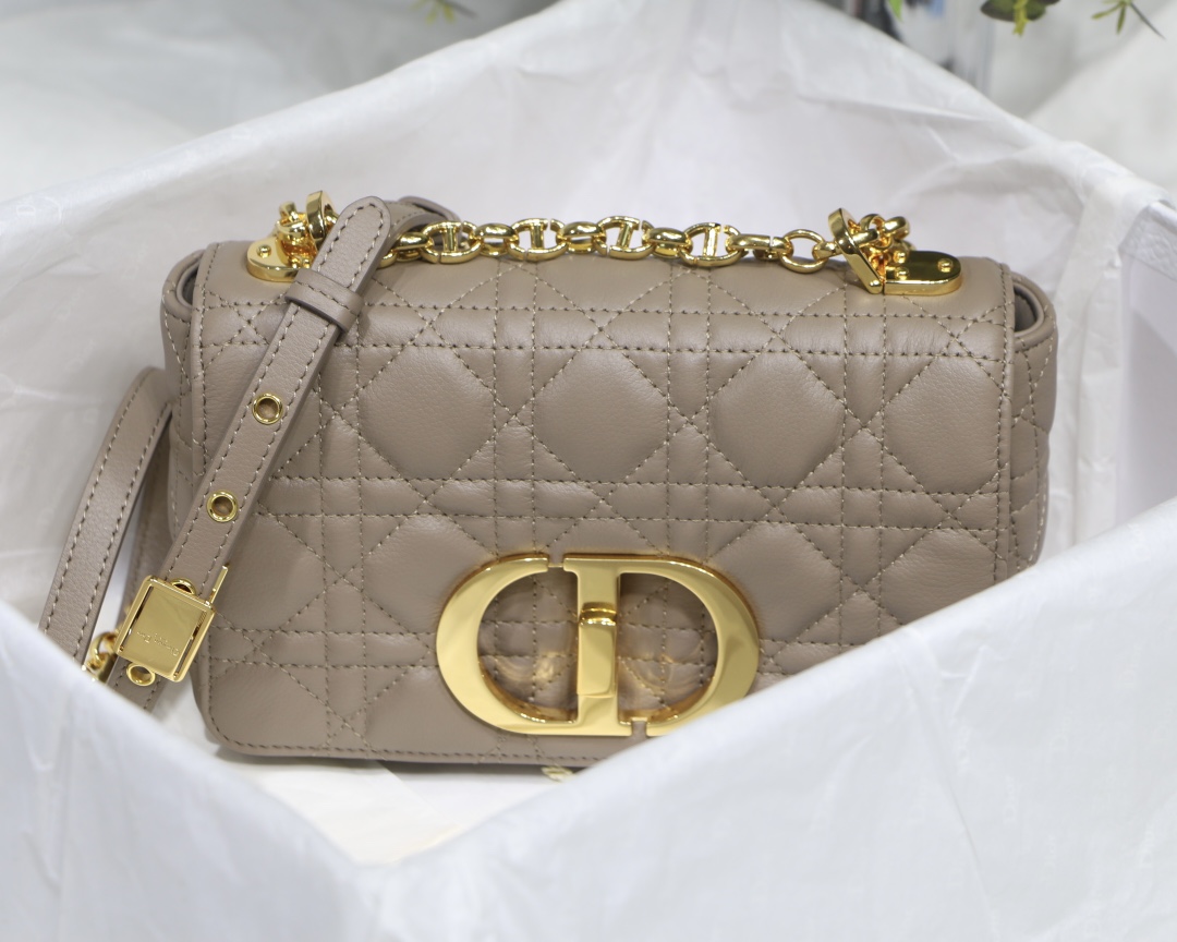 d10r small caro bag S*pple cannage calfskin taupe m9241 20 x 12 x 7 cm