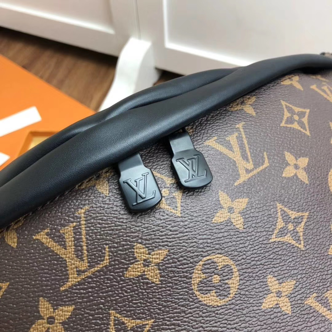 l0vis Vvtt0n discovery bumbag monogram eclipse canvas brown m44336 47  cm