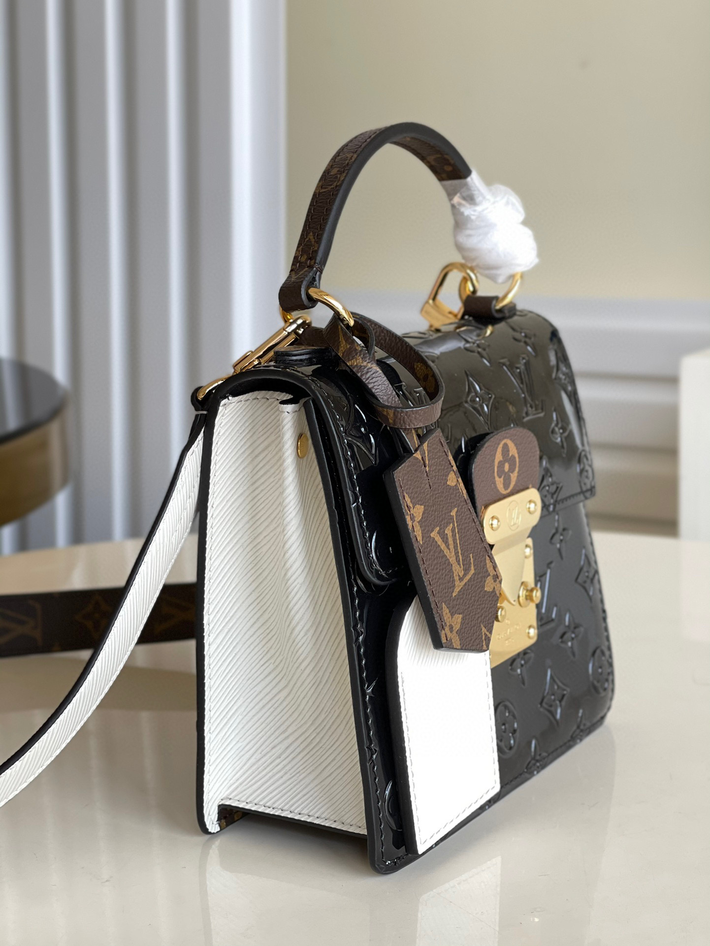 l0vis Vvtt0n spring street handbag monogram vernis leather black m90375 17 x 16 x 8.5 cm