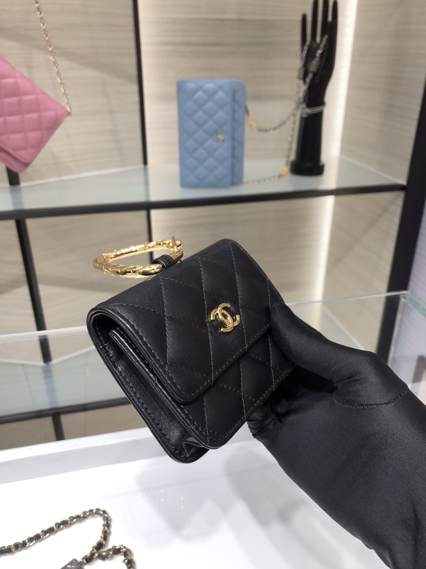 Ch**el card holder with jewel hook lambskin ap2397 11 cm