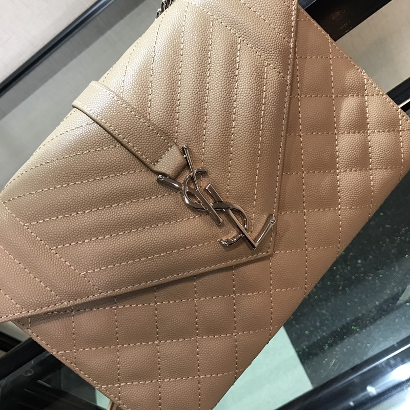 Y51 envelope medium bag in grained leather silver metal beige 600185 24 x 7.5 x 18 cm