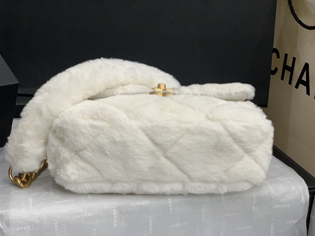 Ch**el shearling lambskin flap bag golden metal white as2240 15.5 x 21.5 x 6.5 cm