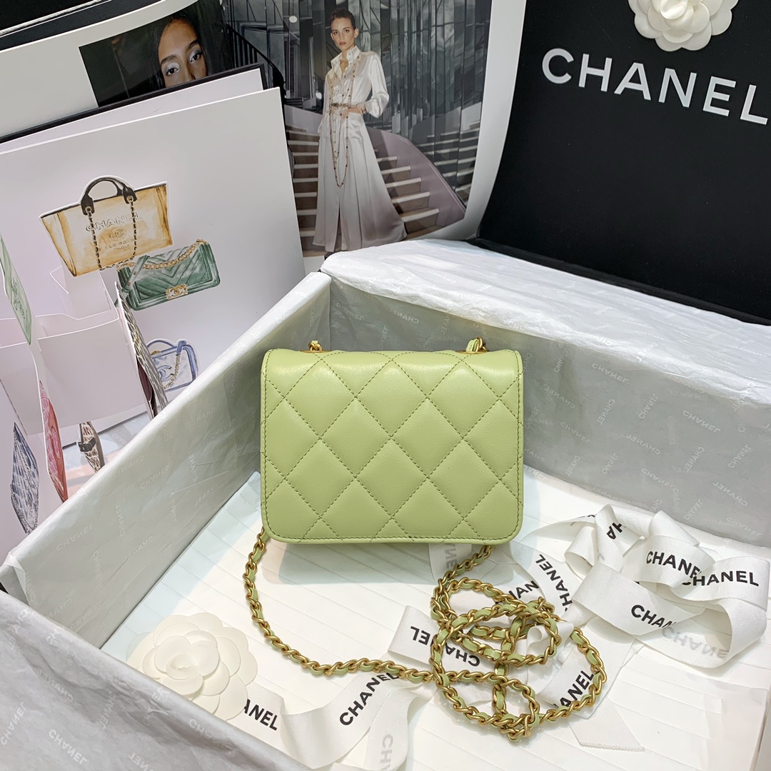 Ch**el small calfskin crystal pearls flap bag mint as2251 14.5 x 5 x 10.5 cm
