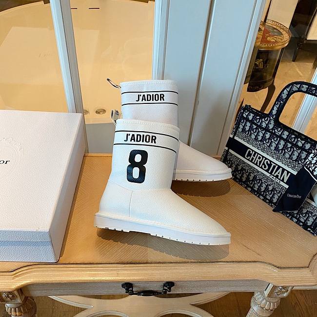 D10r boots white