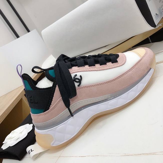 Ch**el sneaker 02