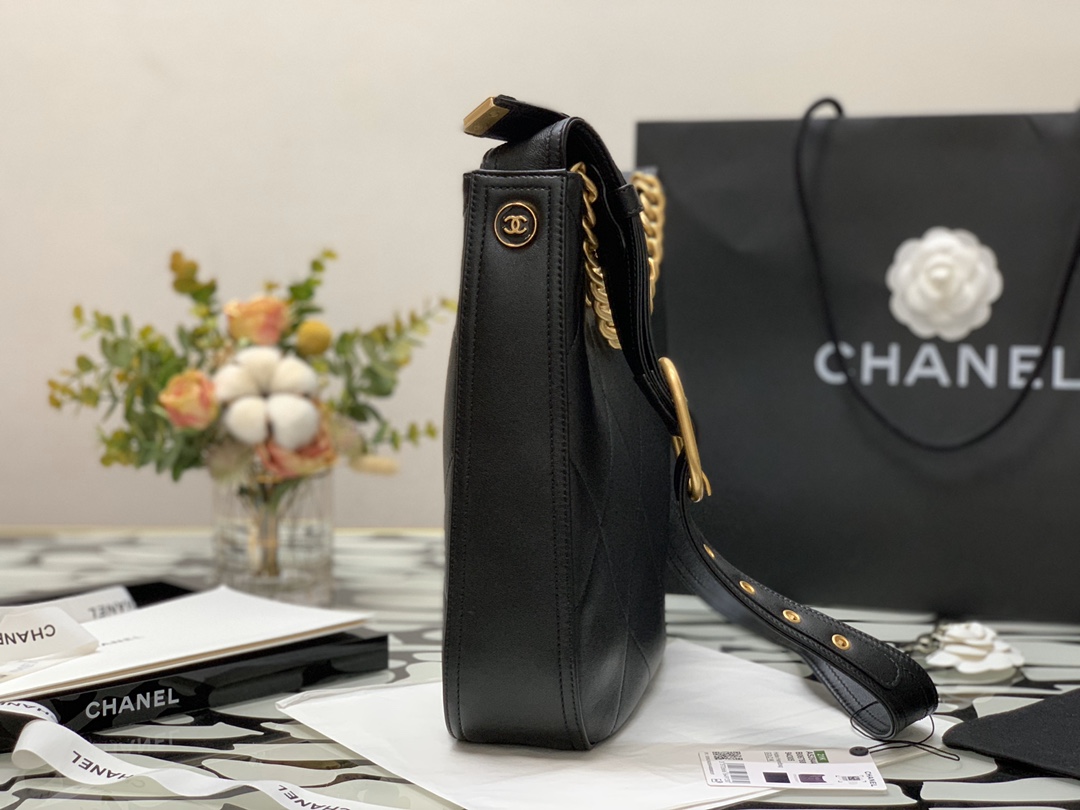 Ch**el calfskin hobo bag black as2844 29cm