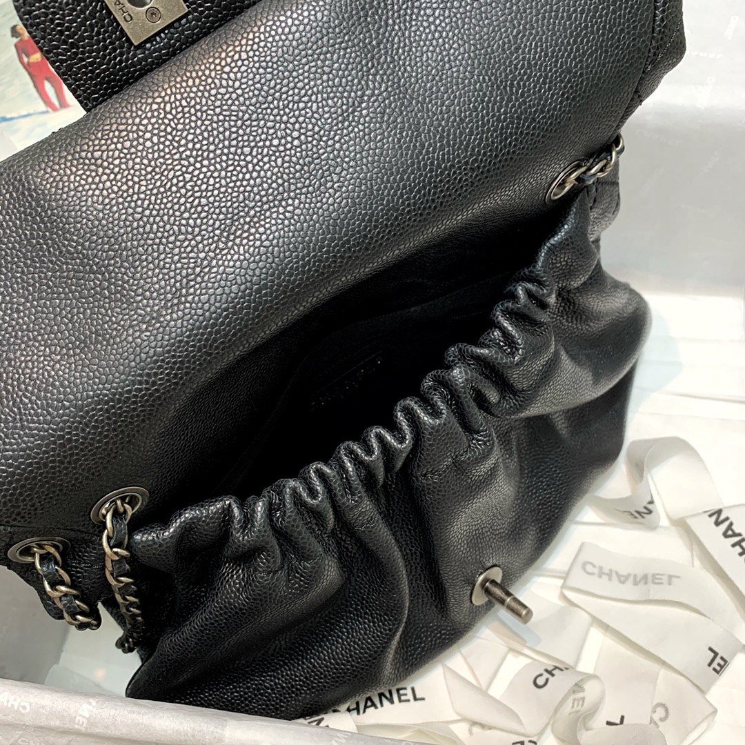 Ch**el flap shoppping bag grained leather black 30 x 18 x 4 cm