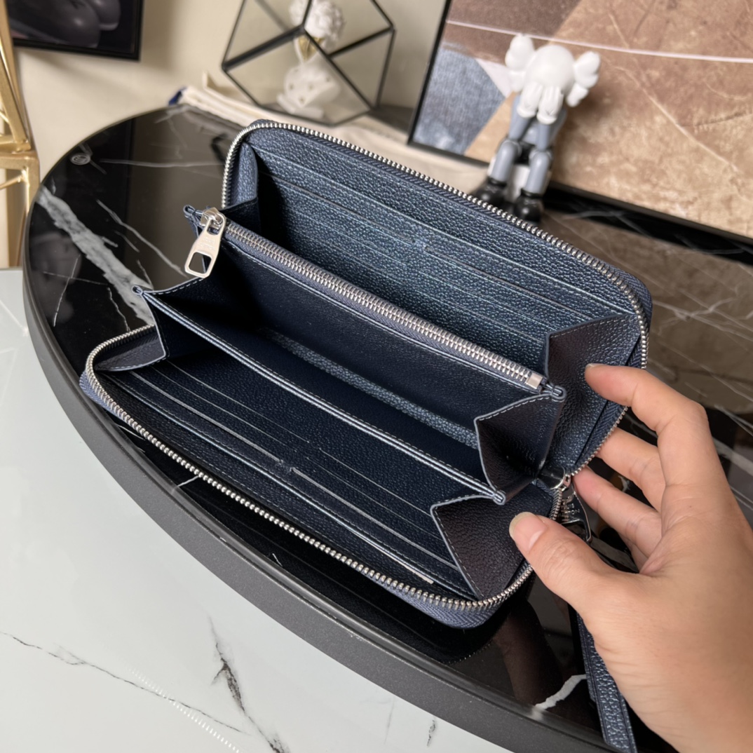 l0vis Vvtt0n zippy wallet navy m80958 19.5 x 10 cm