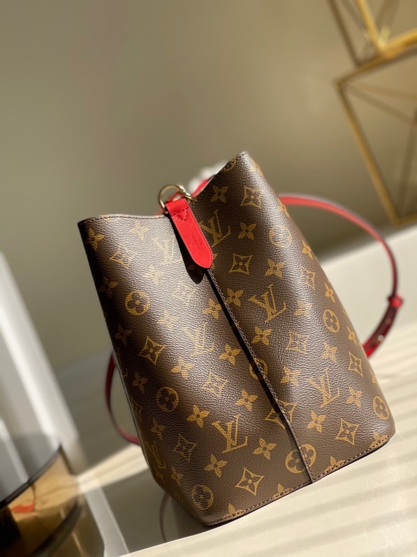 l0vis Vvtt0n néonoé mm monogram canvas red m44021 26 cm