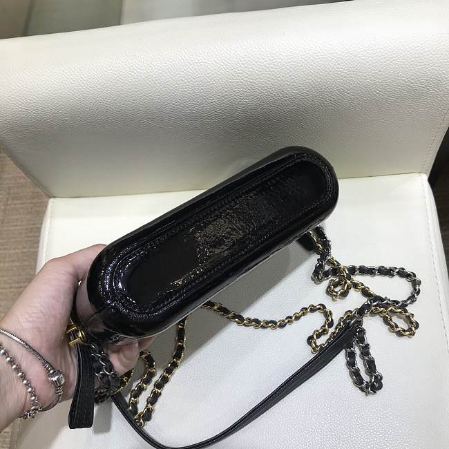 Ch**el gabrielle clutch black in grain leather a94505 18 x 6 x 11 cm