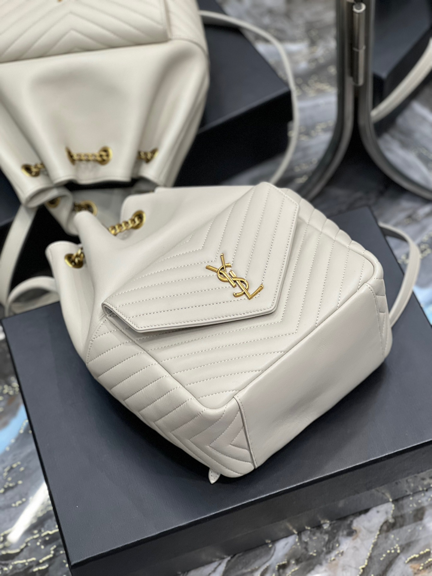 Y51 joe backpack in lambskin white 6726091 22 x 29 x 15 cm