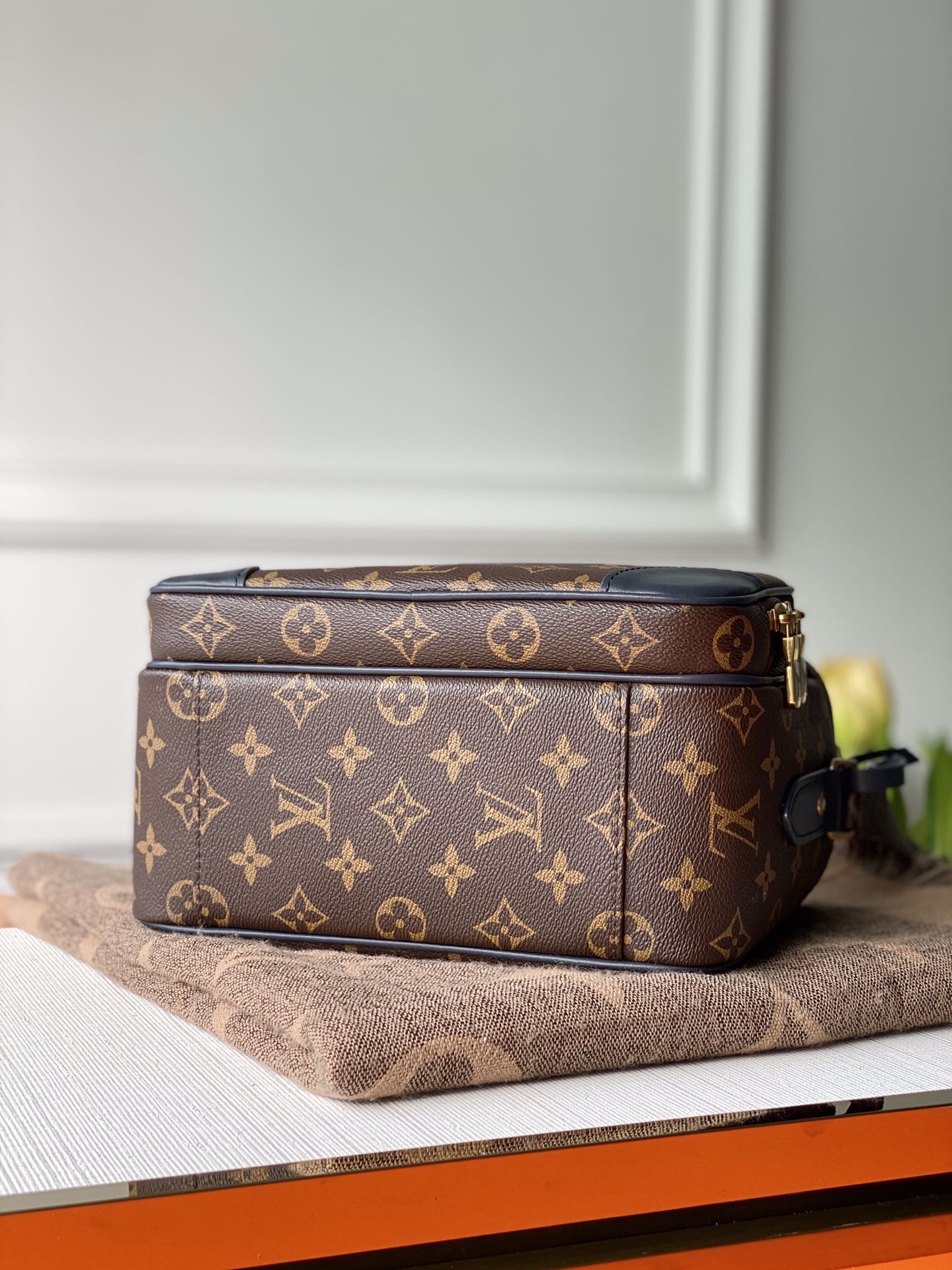 l0vis Vvtt0n camera bag monogram canvas black m44937 22.5 x 19 x 13.5 cm