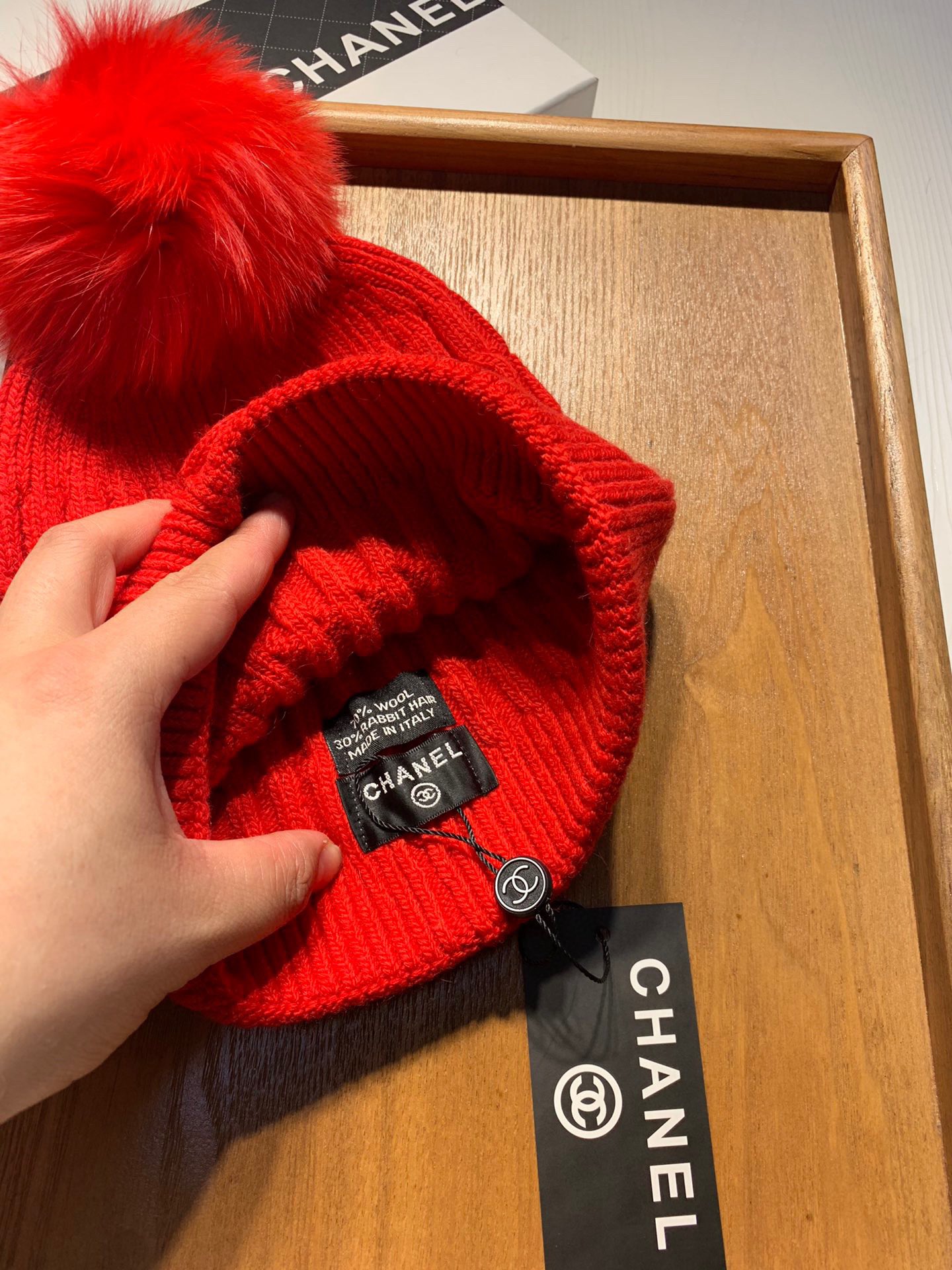 Ch**el hat 01