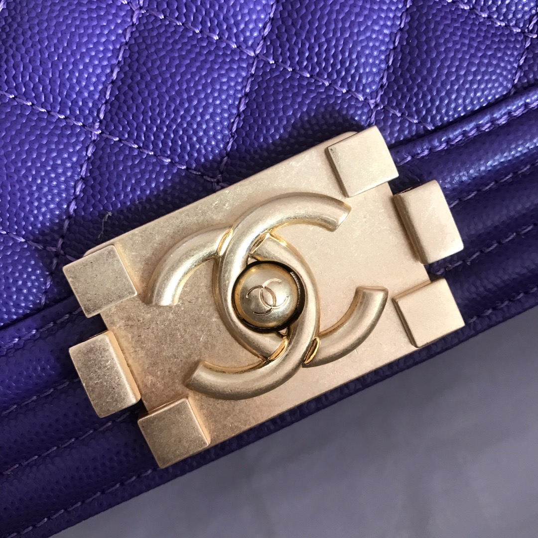 Ch**el medium boy bag classic gold-tone metal grained leather purple a67086 25cm