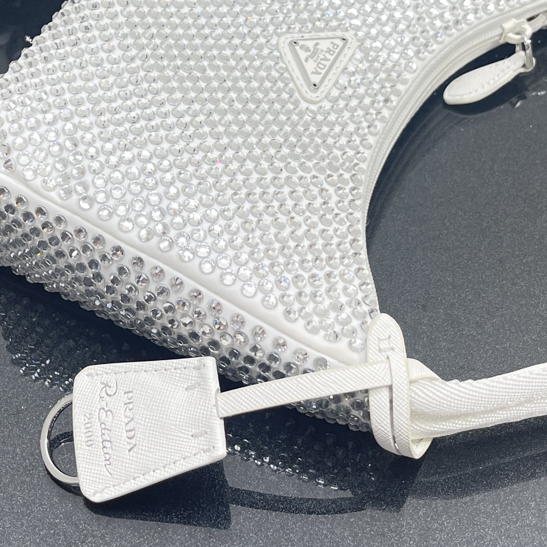 Pra*a re-edition 2000 satin mini bag white 1ne515 22x12x6cm