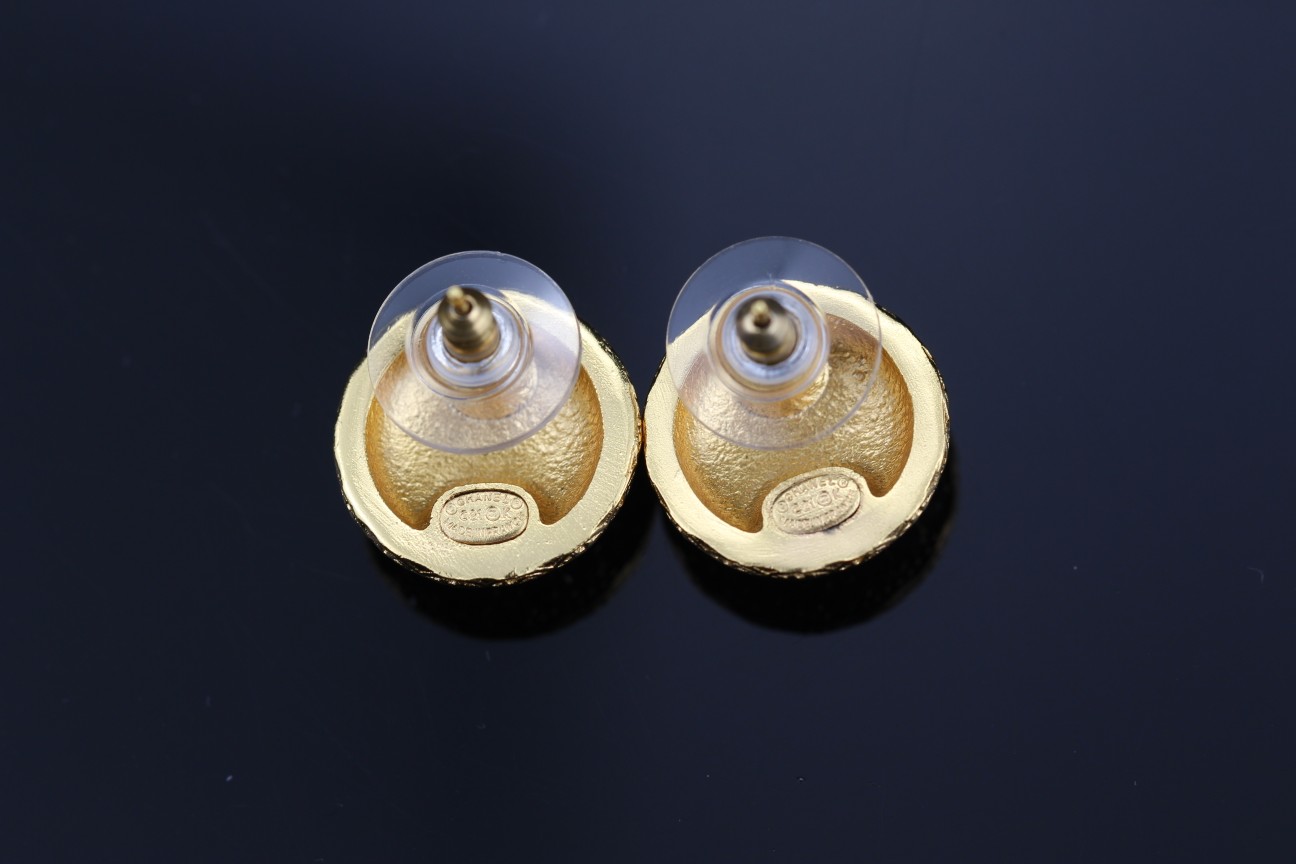 Ch**el earings 02