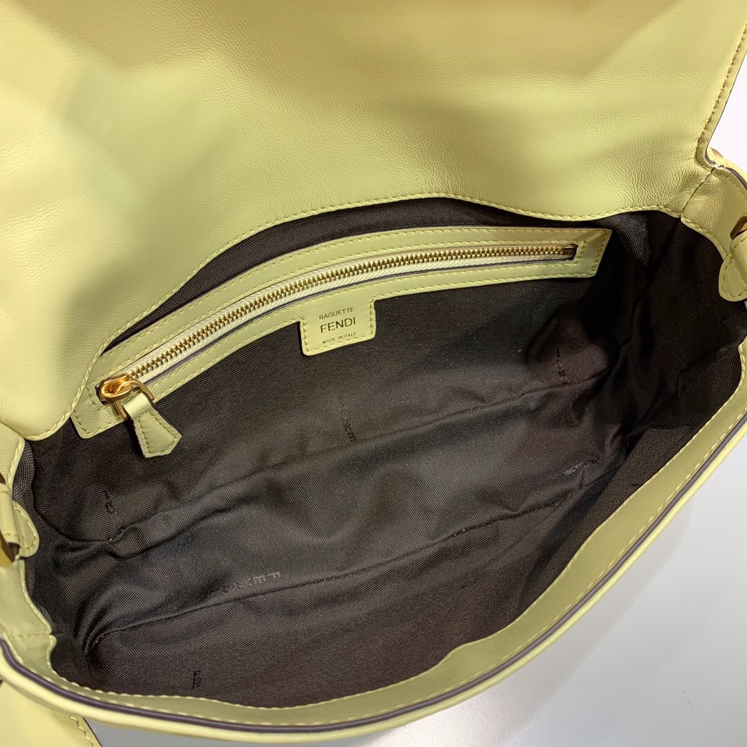 F**di baguette nappa leather lime 8br600 26 x 5 x 15 cm