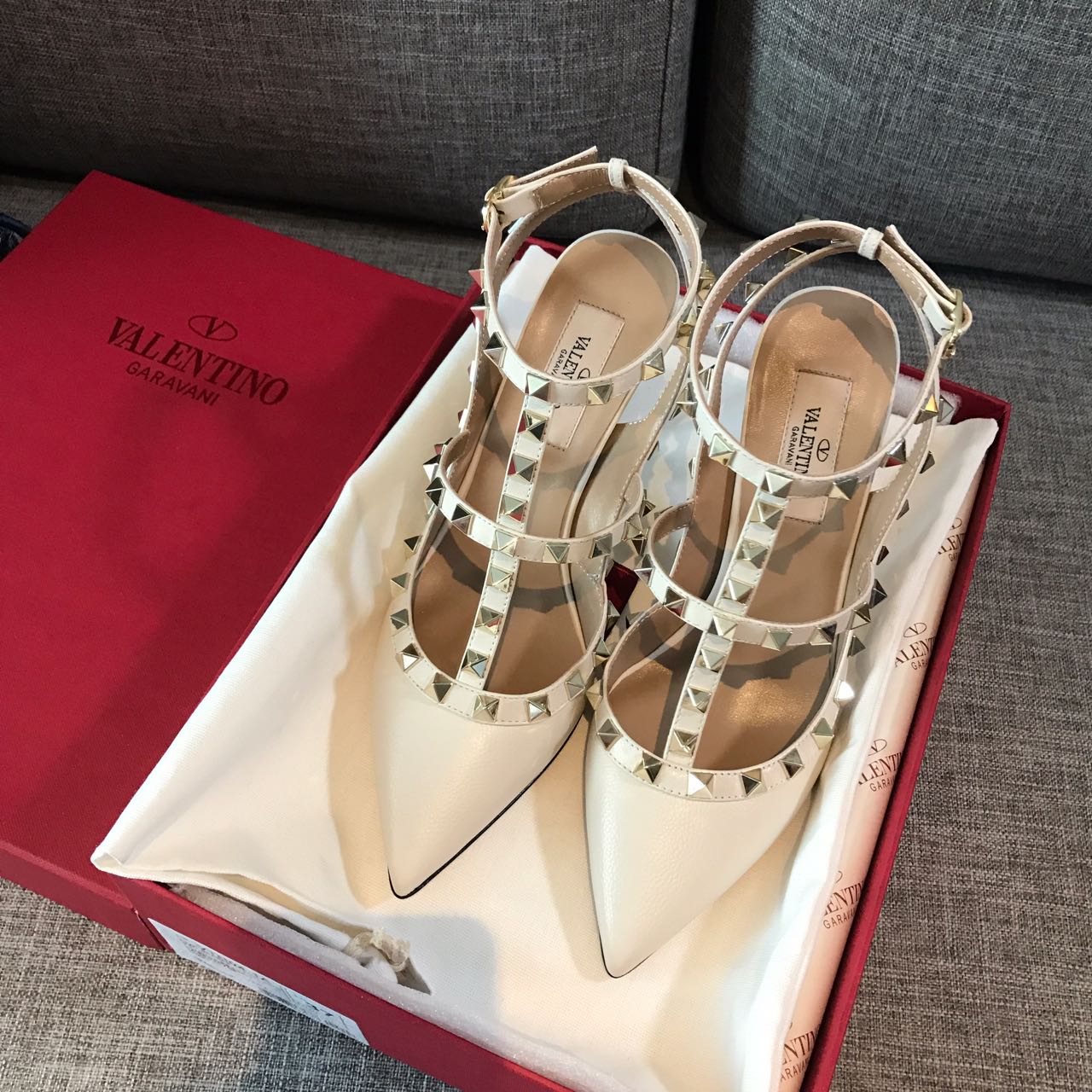Va1e*ntin0 high heels 04