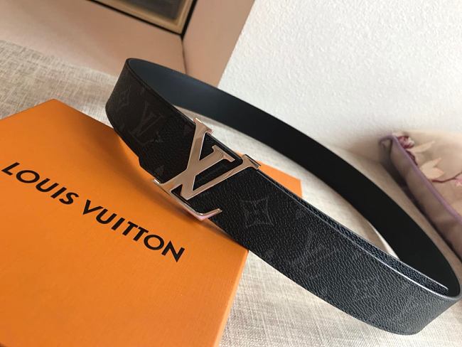 l0vis Vvtt0n monogram eclipse initiales belt silver-tone metal size 4 cm