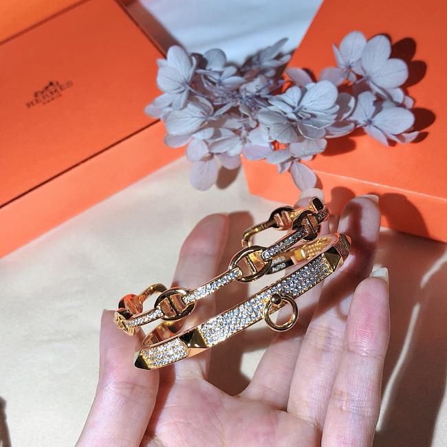 H**me5 bracelet 01