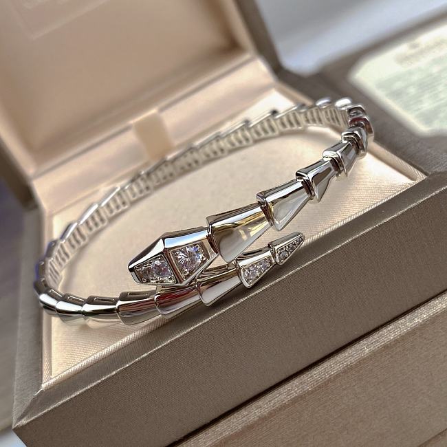 Bv1g*ai bracelet 01