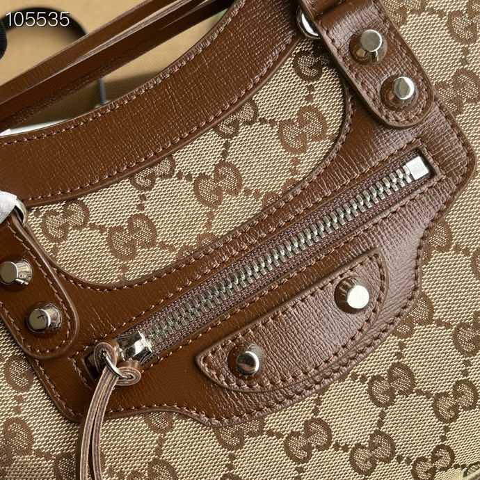 Gvc*1 inside the board bag 30cm