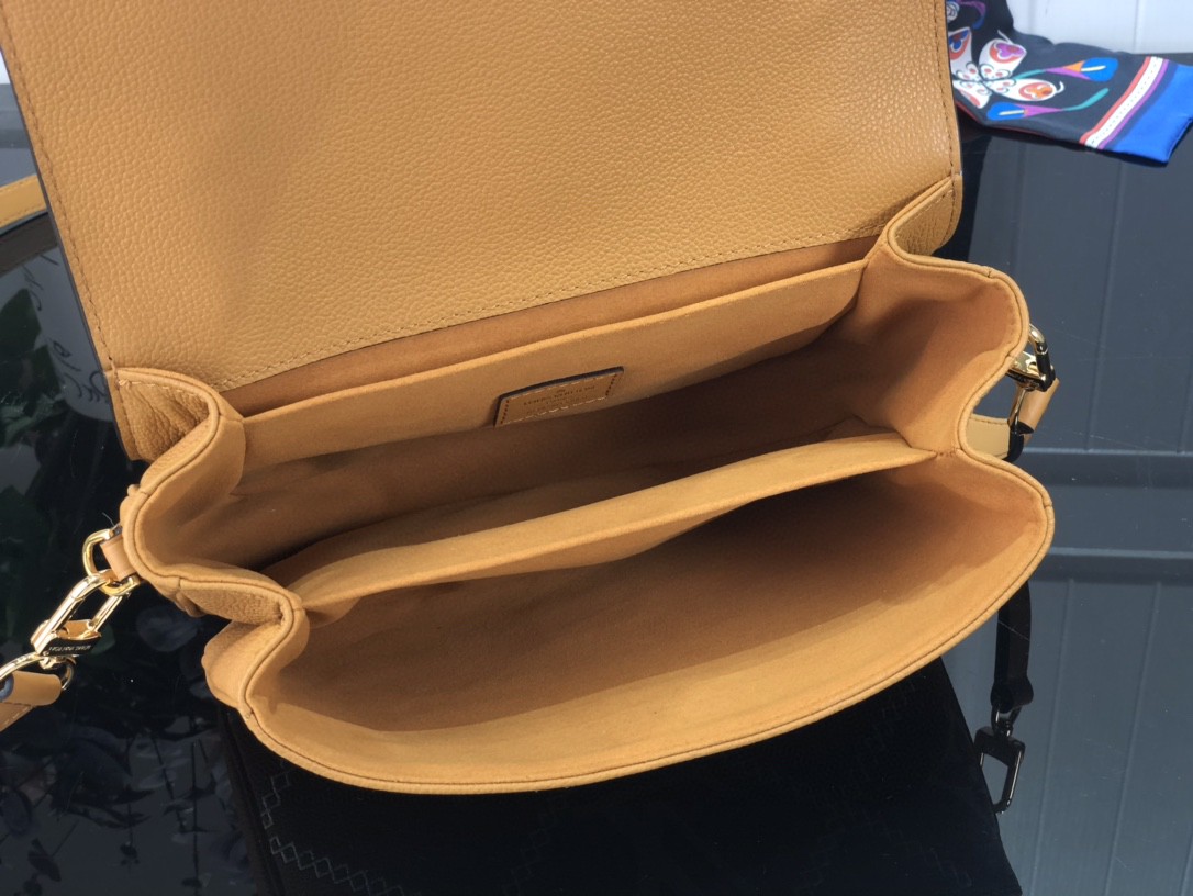 LV POCHETTE METIS M46028 brown 25cm
