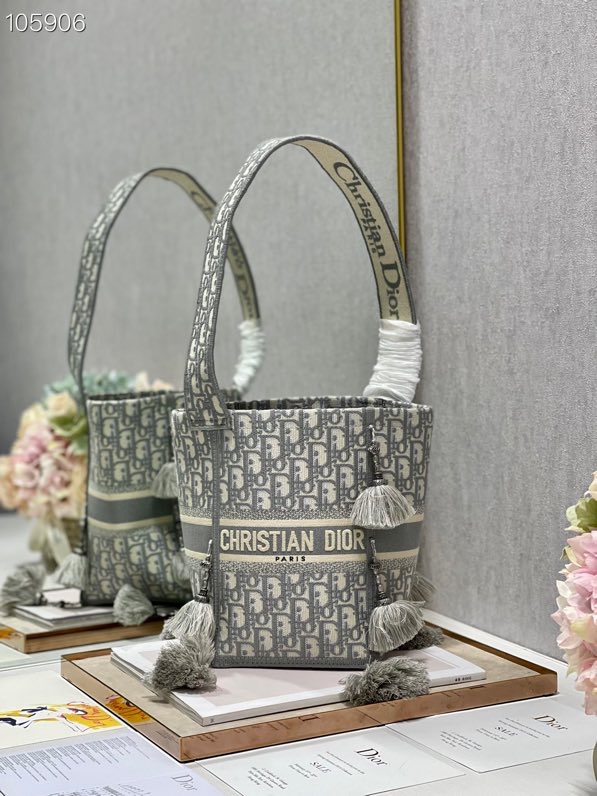 D10r d-bubble embroidered bucket bag 16cm 01