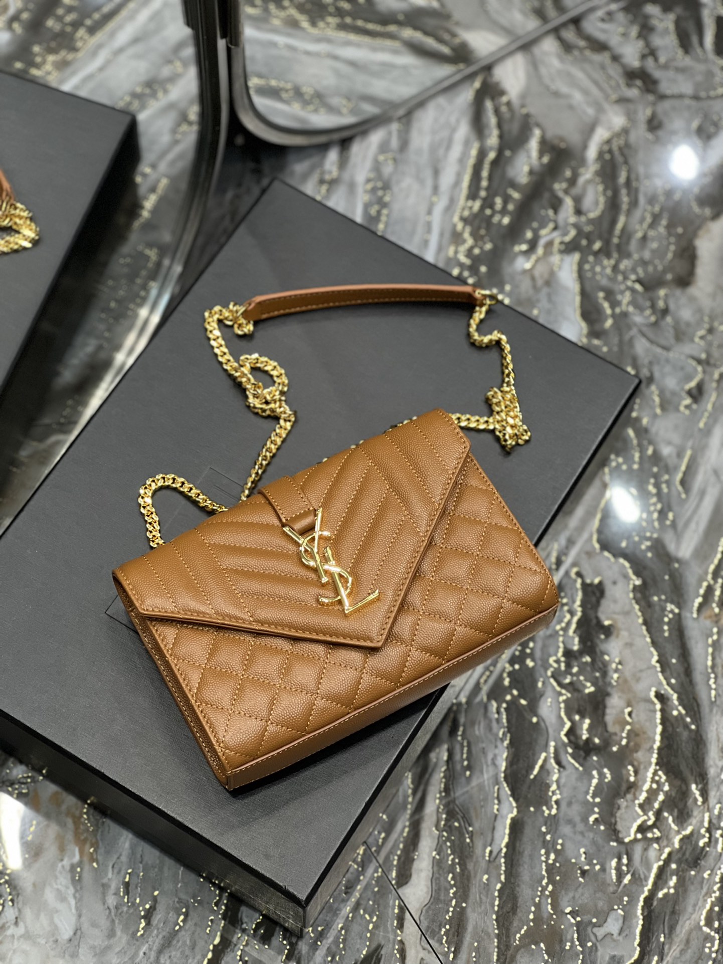 Y51 envelope bag 01 31cm