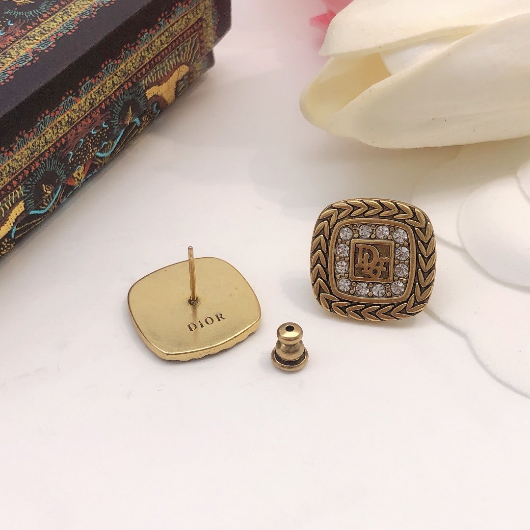 D10r earrings 002