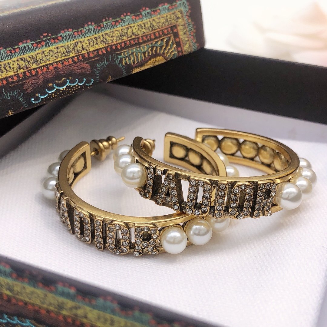 D10r earrings 001