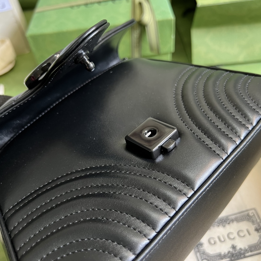 GG Marmont Matelassé mini top handle bag Black brass hardware 547260 - 21x 15.5 x 8cm