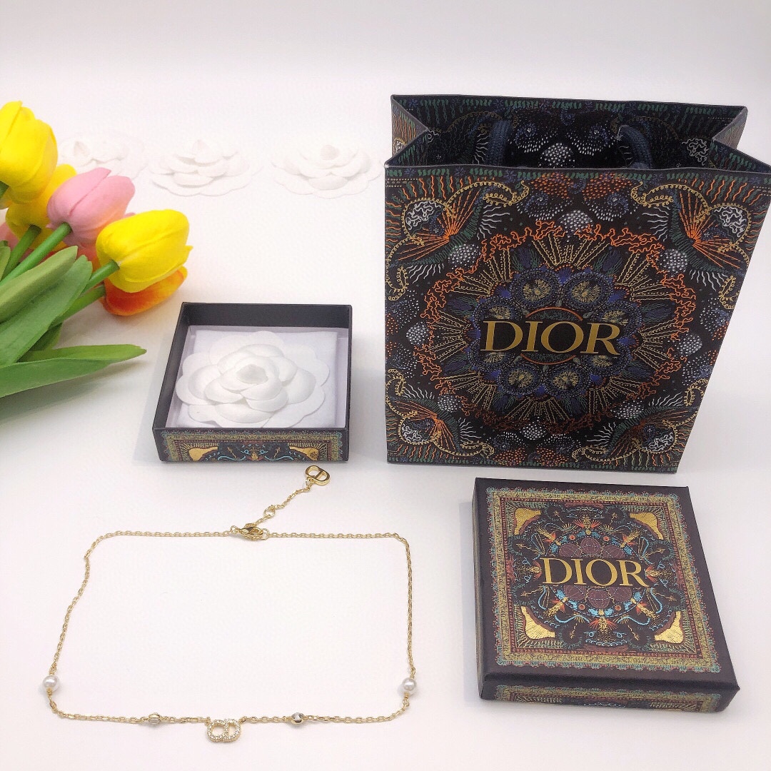 d10r cd D1am0nd necklace 01